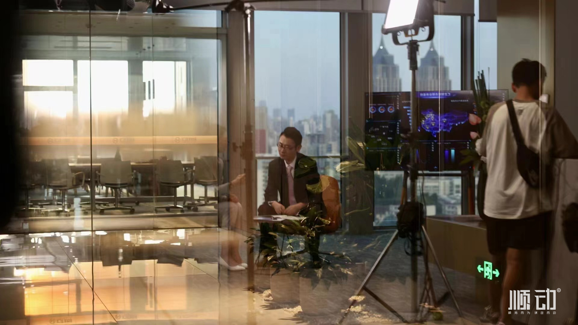 順動廣告為金融企業匯正財經拍攝宣傳片 順動廣告為金融企業匯正財經拍攝宣傳片