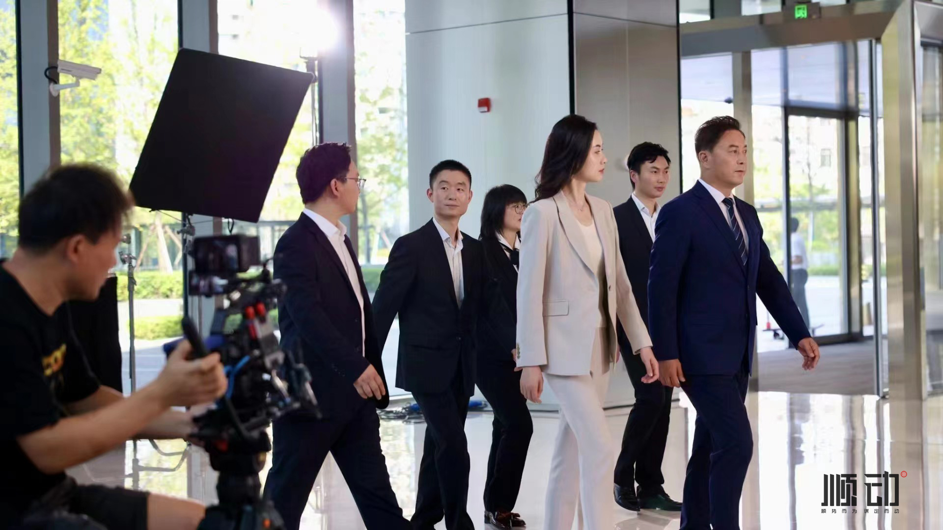 順動廣告為金融企業匯正財經拍攝宣傳片 順動廣告為金融企業匯正財經拍攝宣傳片